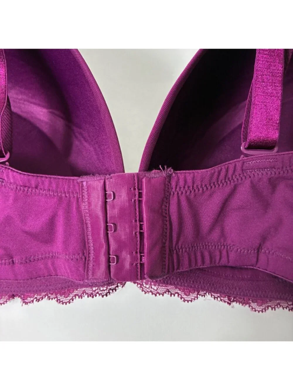 NEW Maidenform Push Up Plunge Bra 38DD Fuchsia Wireless Lace Convertible Straps